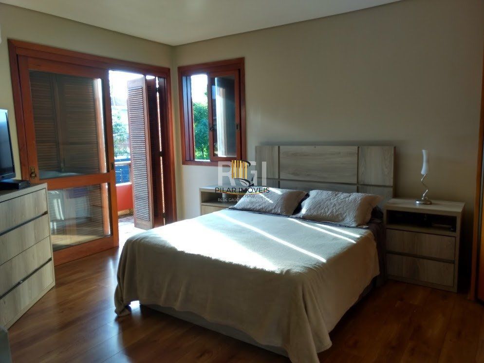Casa Condominio para Venda - 381.19m², 3 dormitórios, sendo 1 suites, 2 vagas - Menino Deus
