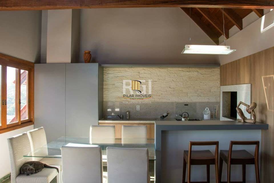 Casa Condominio para Venda - 381.19m², 3 dormitórios, sendo 1 suites, 2 vagas - Menino Deus