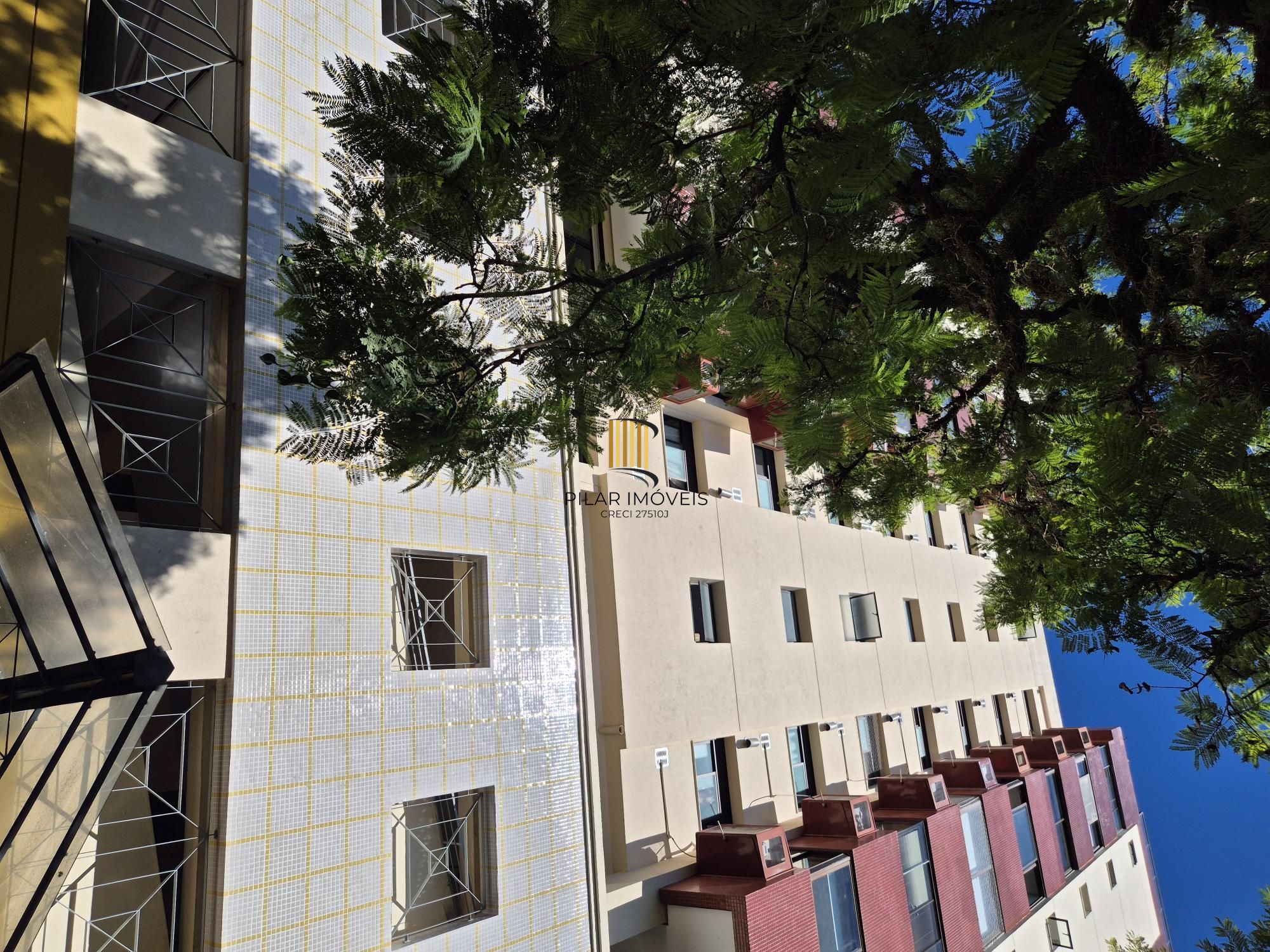 2 dormitórios com churrasqueira e vaga