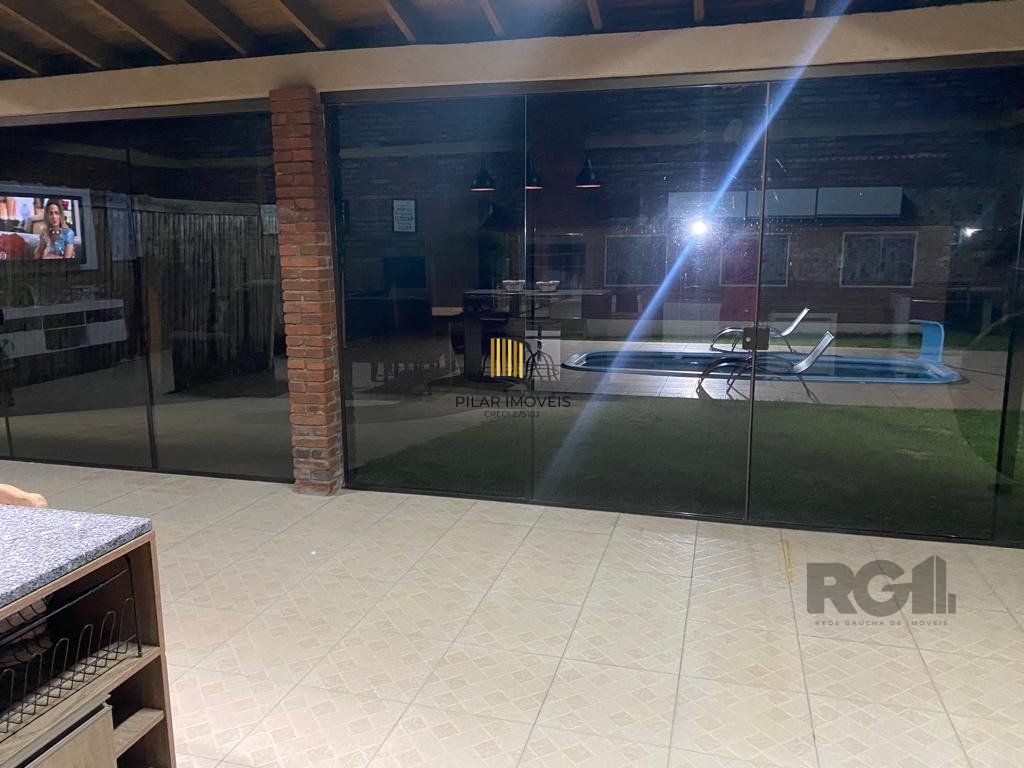 CASA EM CONDOMÍNIO - 3 dorms. - 3 vagas - 150 m² - VIAMÃO