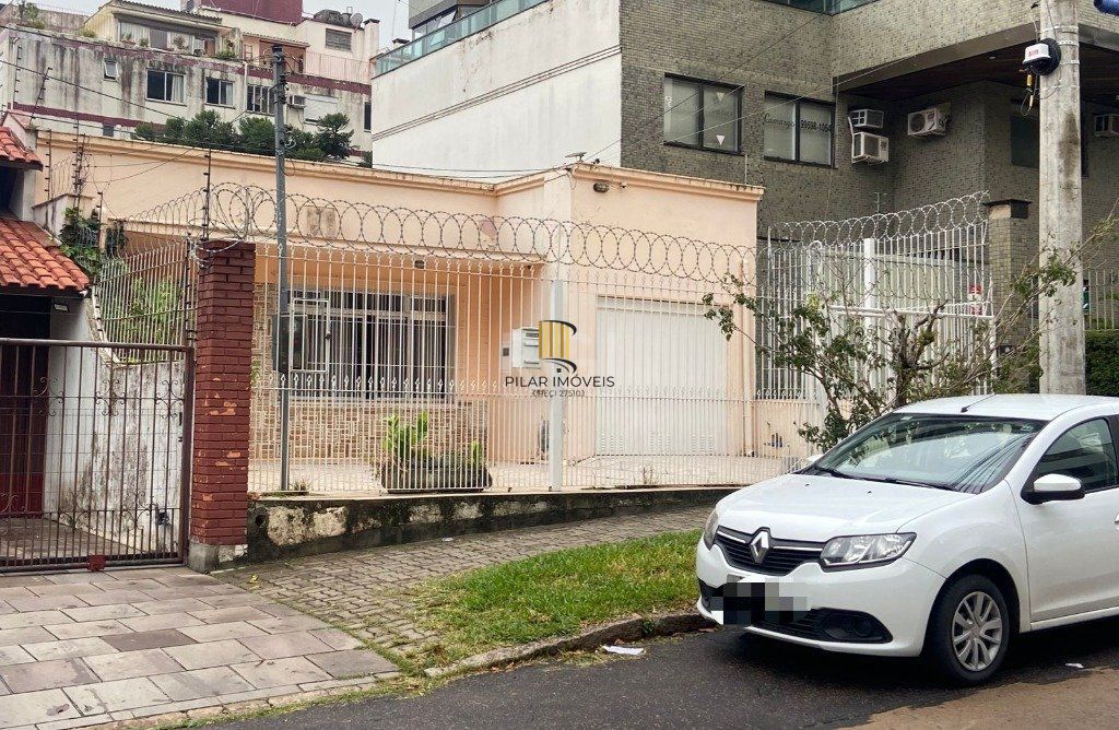 Casa 4 dormitórios - 1 vaga -  330m² Menino Deus
