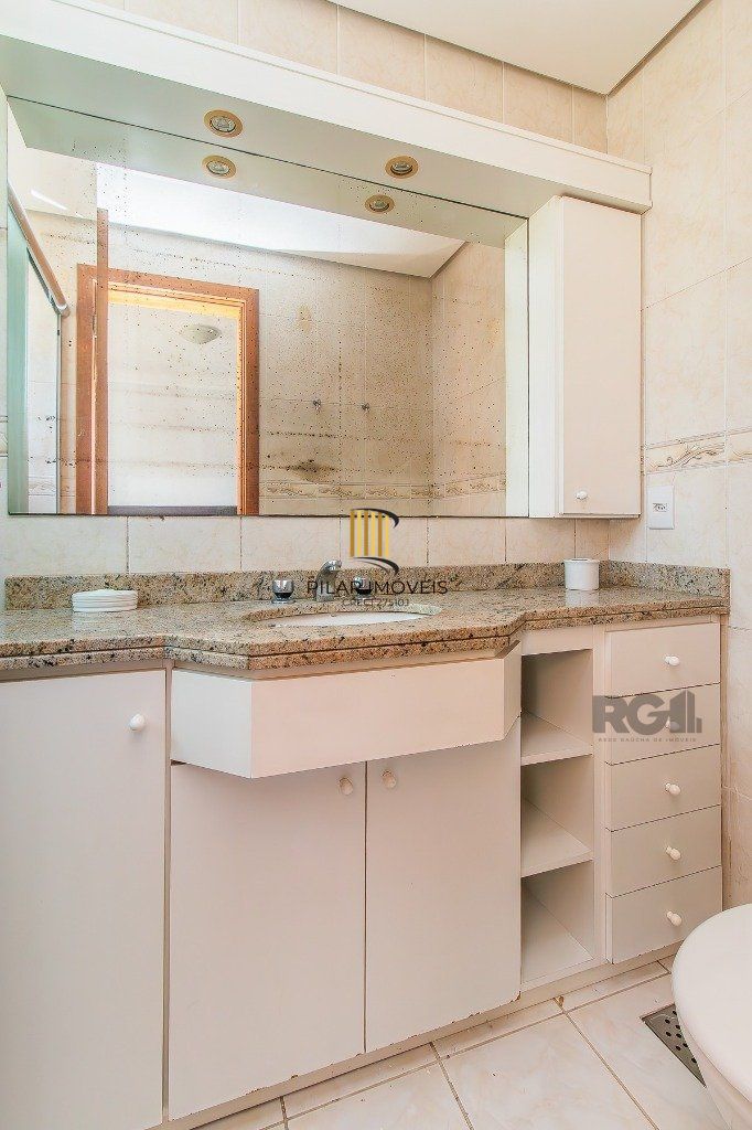 Apartamento 2 dormitórios, com suíte e churrasqueira