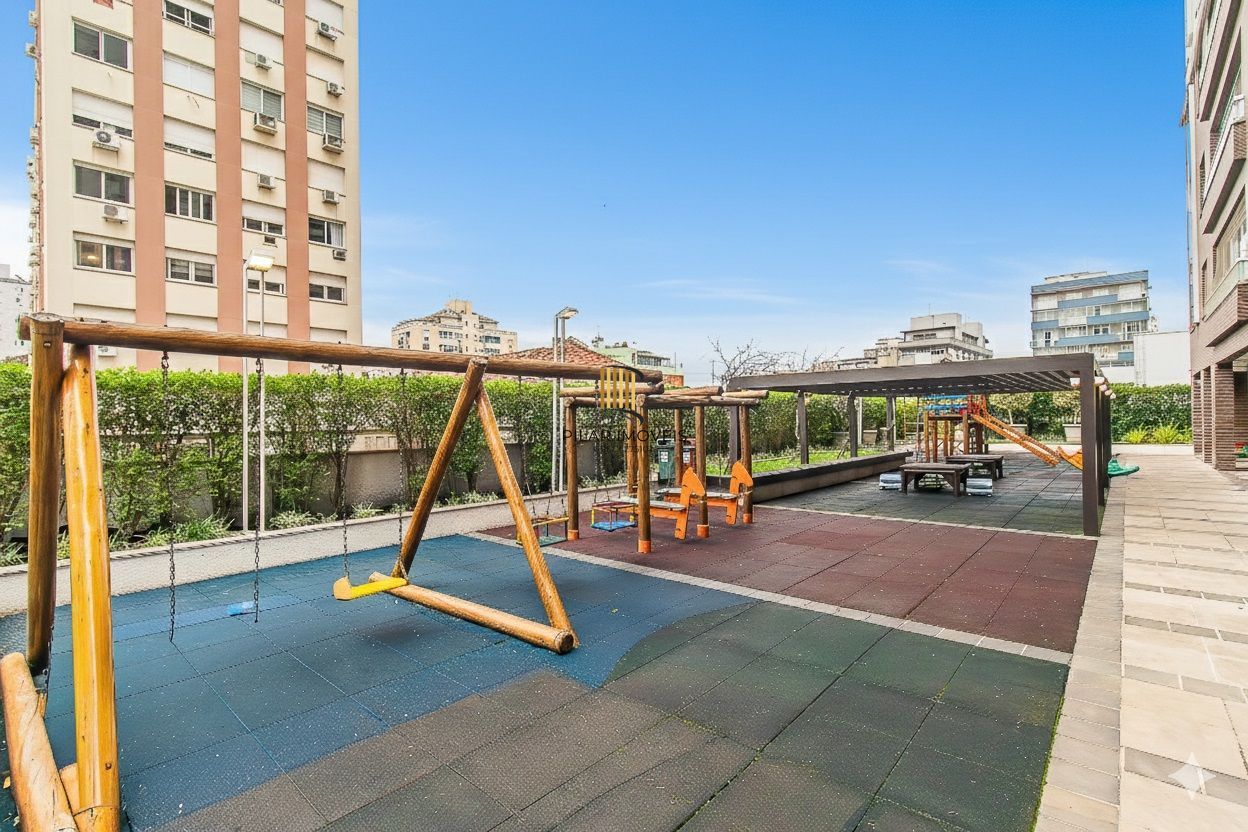 Apartamento 3 suítes 3 vagas no Moinhos