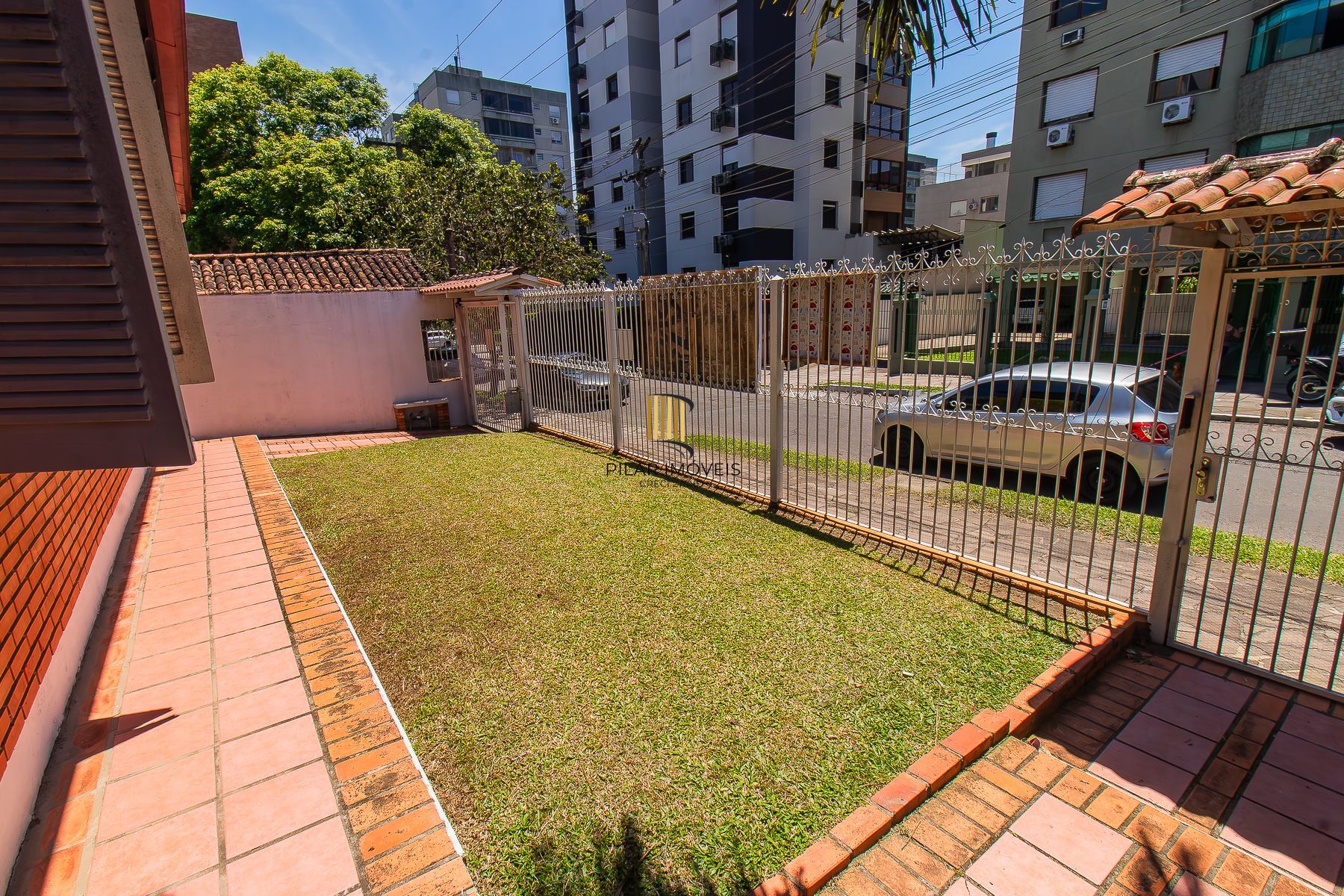 Casa com 5 dormitórios e muito mais