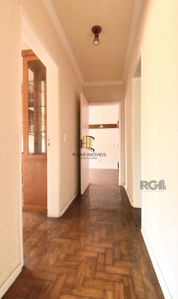 Imóvel 2 dormitórios no Menino Deus com 58,49m²  SEMI-MOBILIADO COM BOX