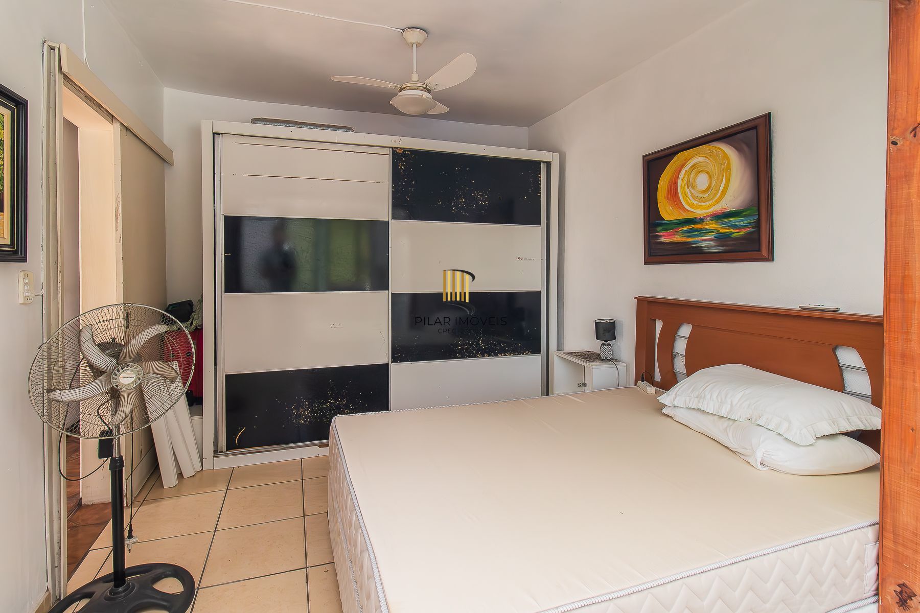 Casa 3 dormitórios, 5 vagas.