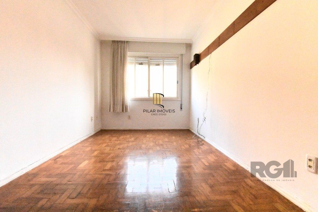 Imóvel 2 dormitórios no Menino Deus com 58,49m²  SEMI-MOBILIADO COM BOX