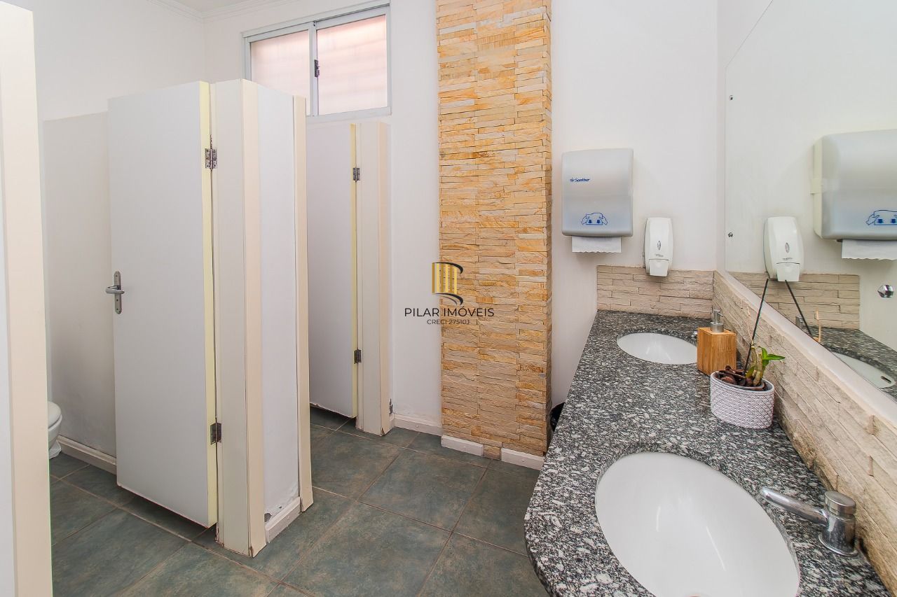 Sala Comercial 1 dormitório no bairro Menino Deus
