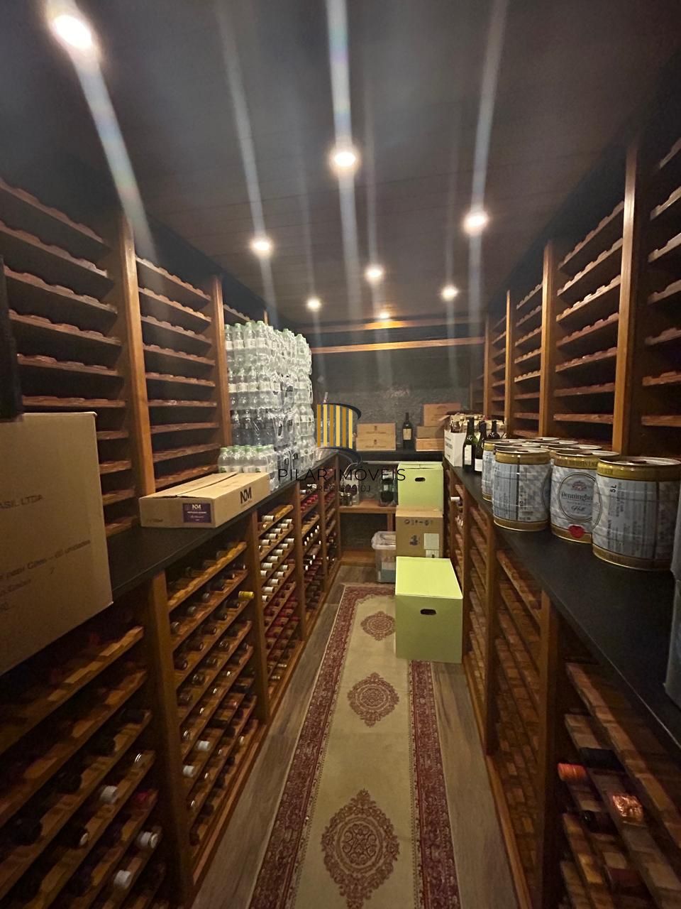 CASA -4 DORM. -com 2 suítes - 3 BOX- 297,18 m² - MENINO DEUS