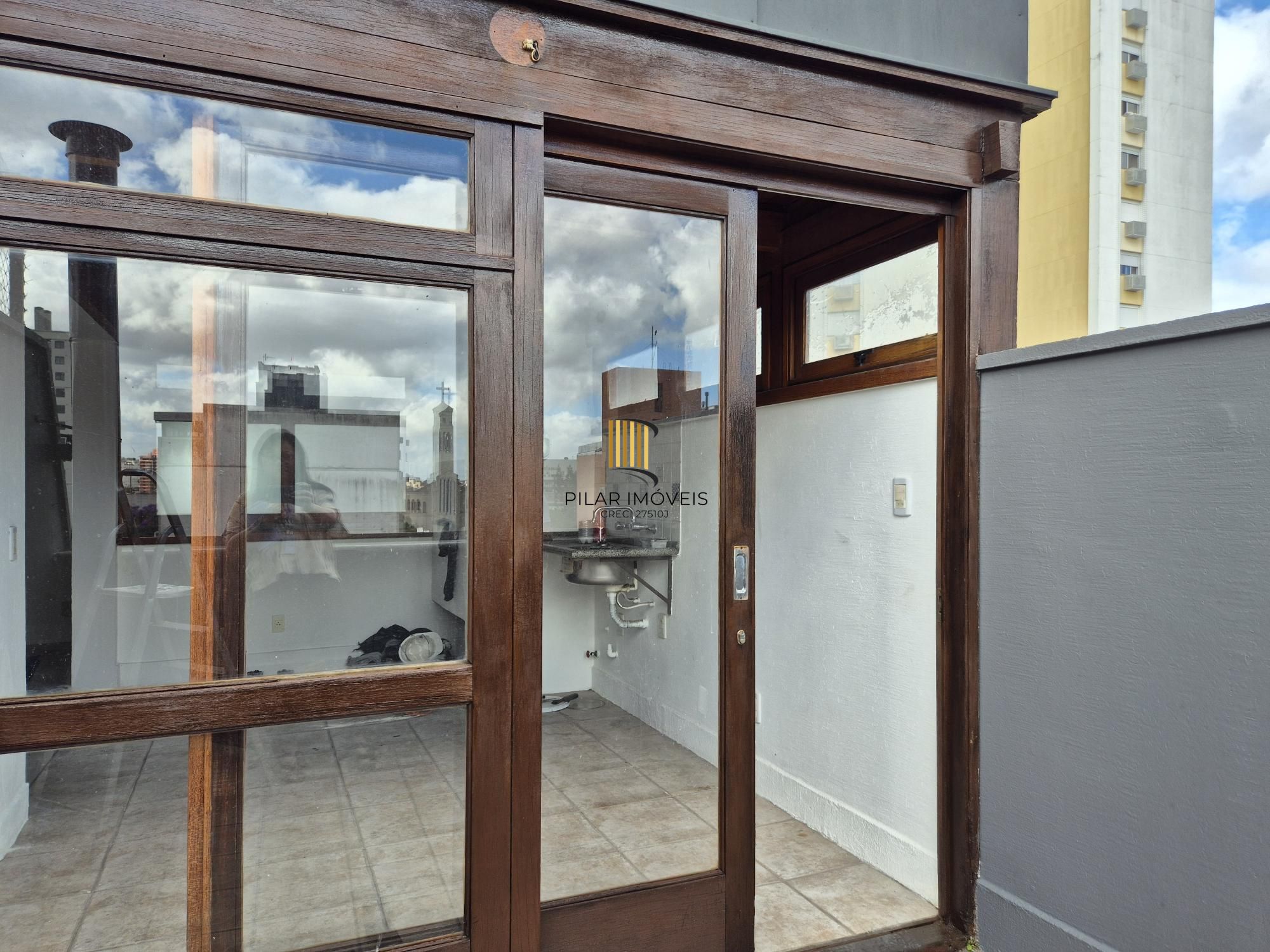 Cobertura com churrasqueira