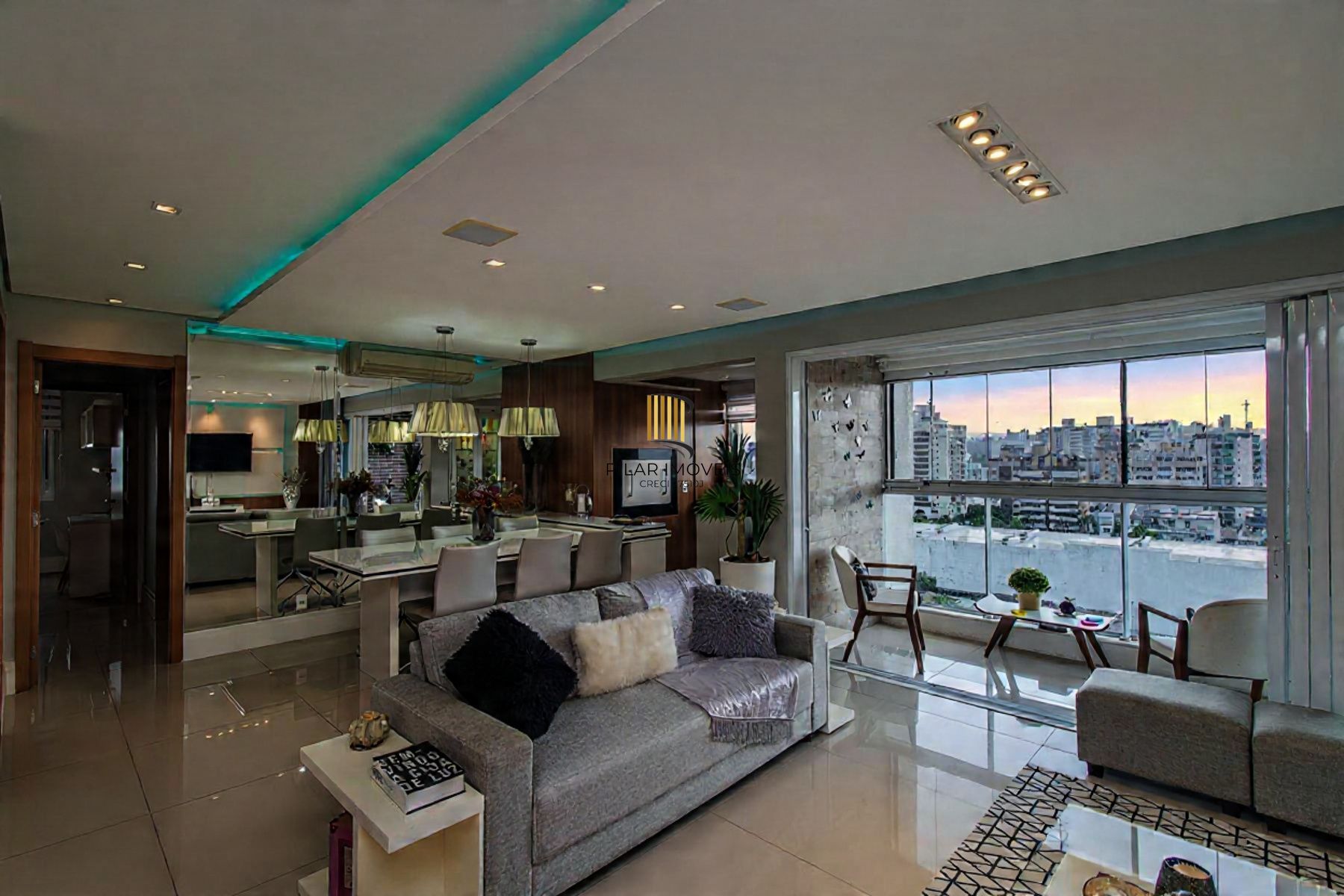 3 suítes 2 vagas Menino Deus