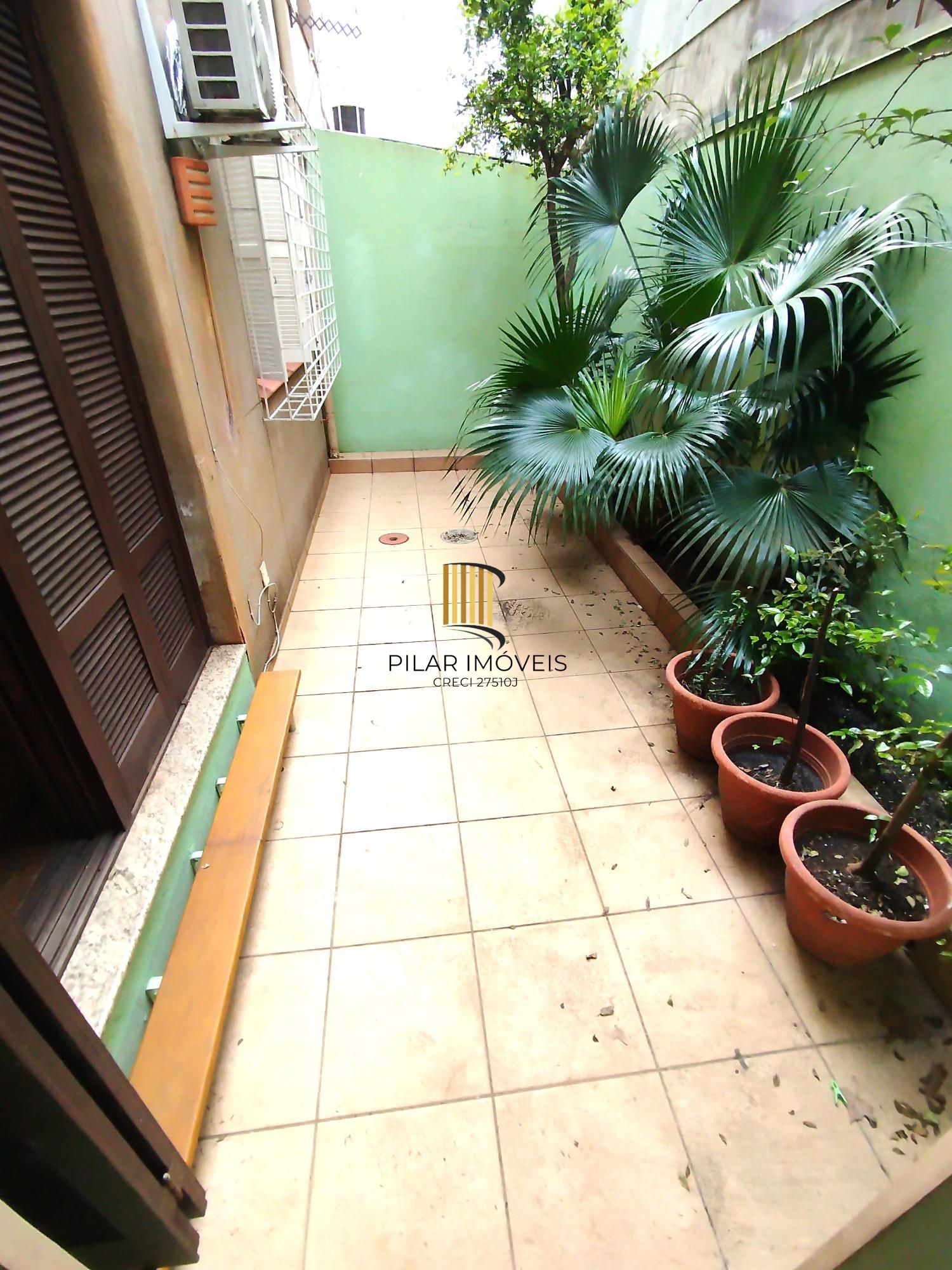 Apartamento Térreo com pátio no menino Deus