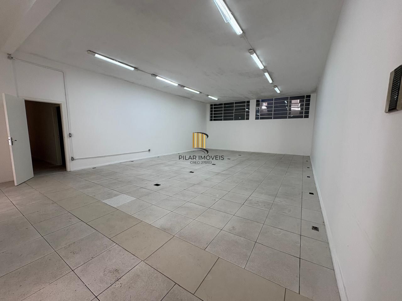 Sala comercial 822,66m² no centro de Porto Alegre