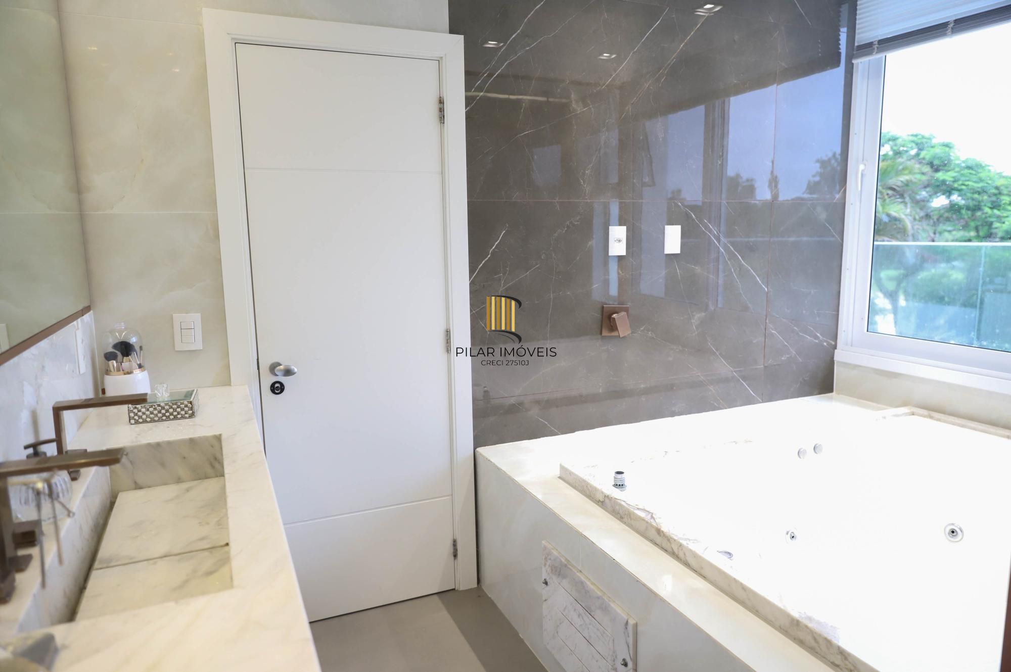 Terraville com 5 suítes