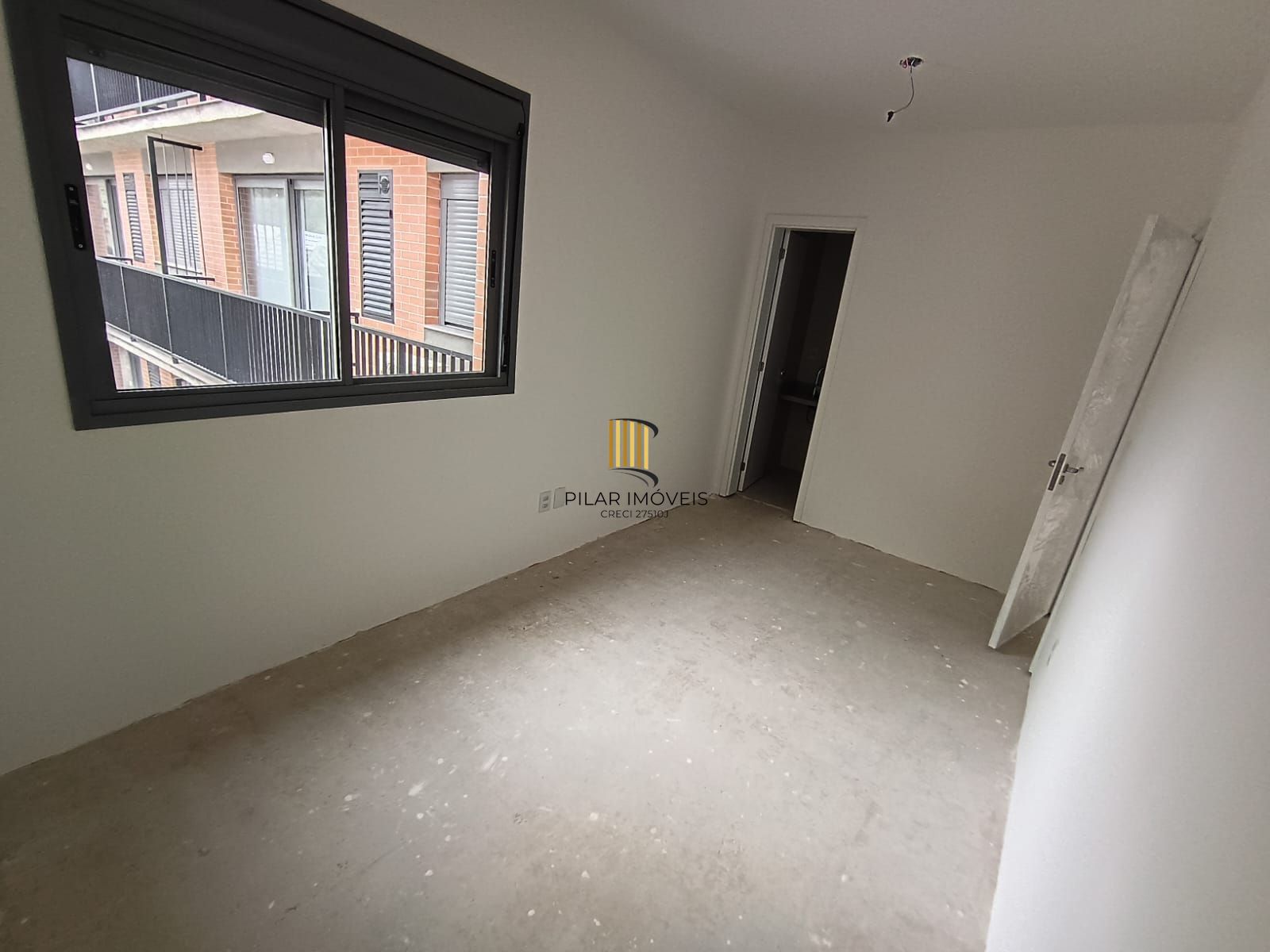 Apartamento 2 dormitórios, 1 suite, 1 vaga.