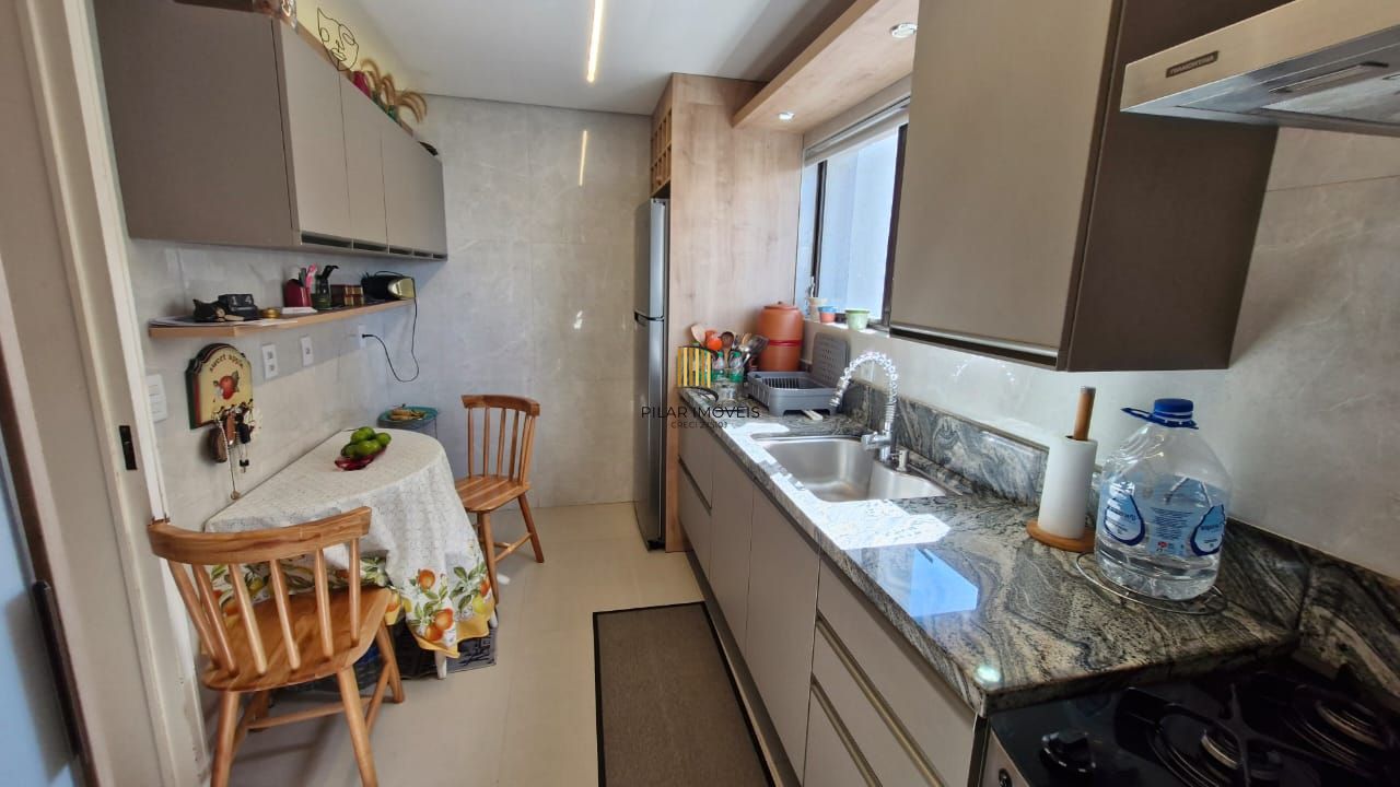 Apartamento de frente para o Guaíba/Parque Marinha do Brasil, com 3 dormitórios, 2 garagens cobertas