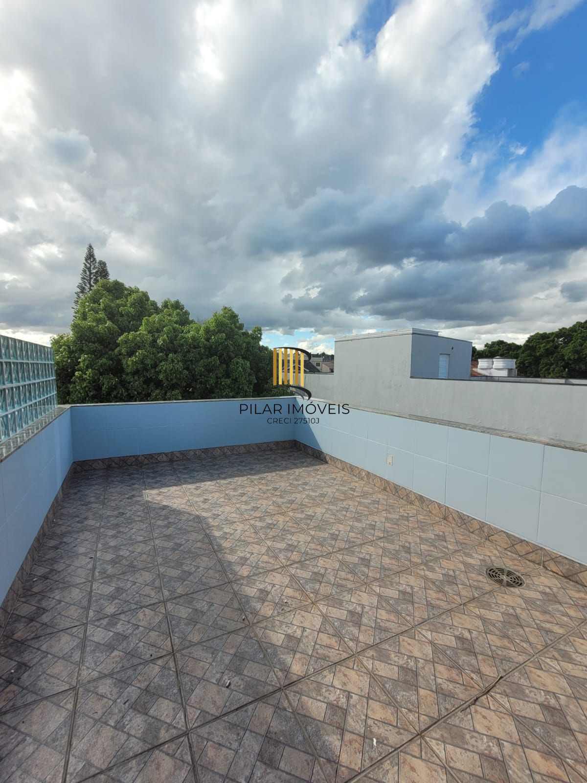 Casa no bairro Ipanema com 291 m² de área privativa e 8 garagens