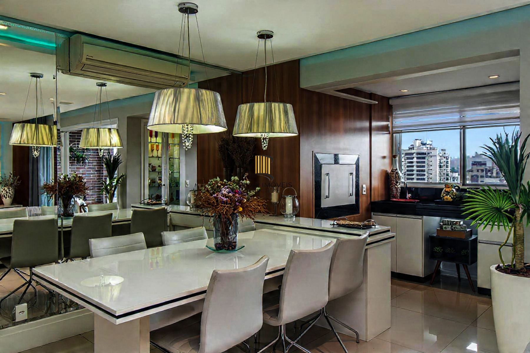 3 suítes 2 vagas Menino Deus