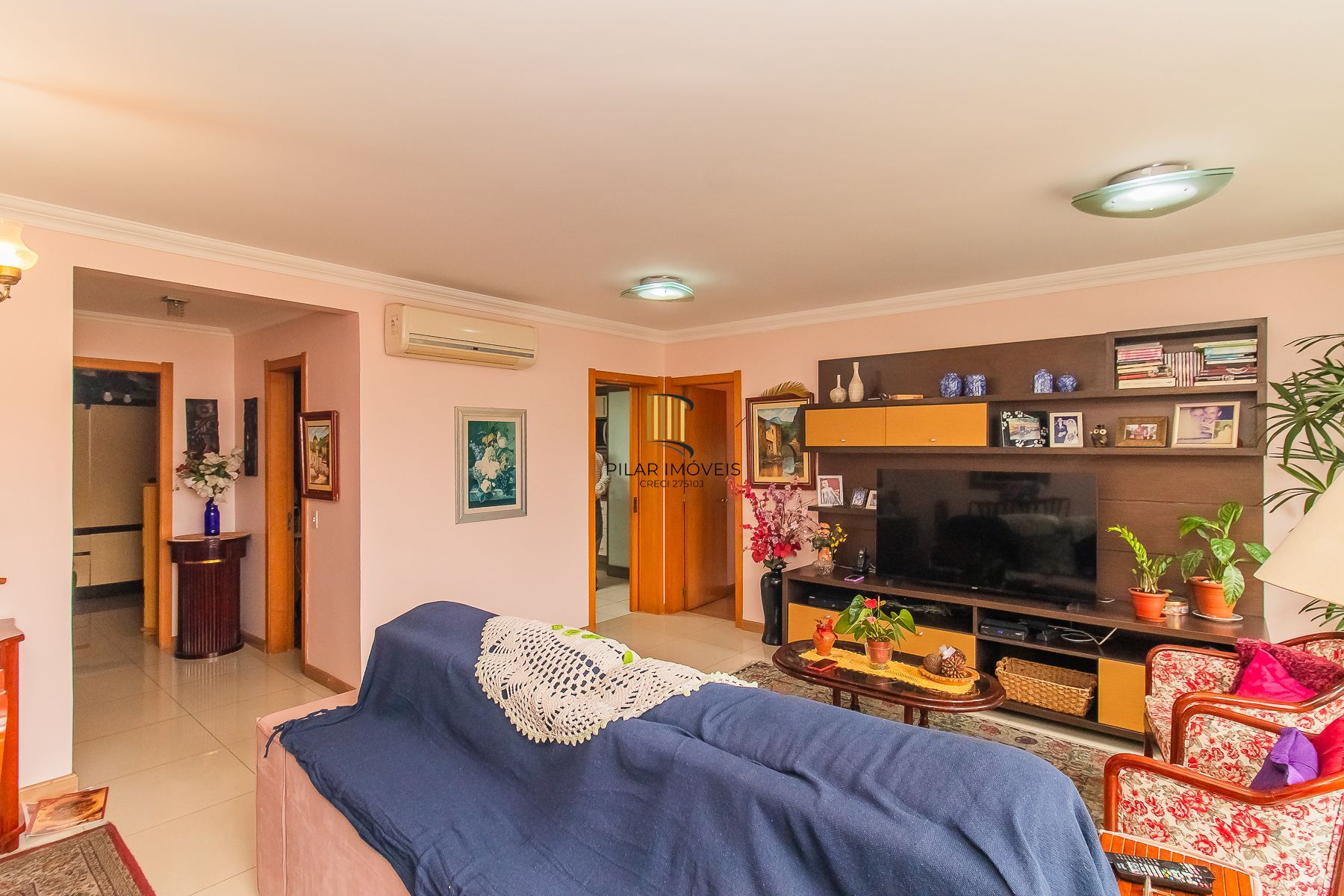 LINDO APARTAMENTO NO MENINO DEUS  com 117 M PRIVATIVOS, 3 DORITÓRIOS COM SUÍTES E VAGA DUPLA