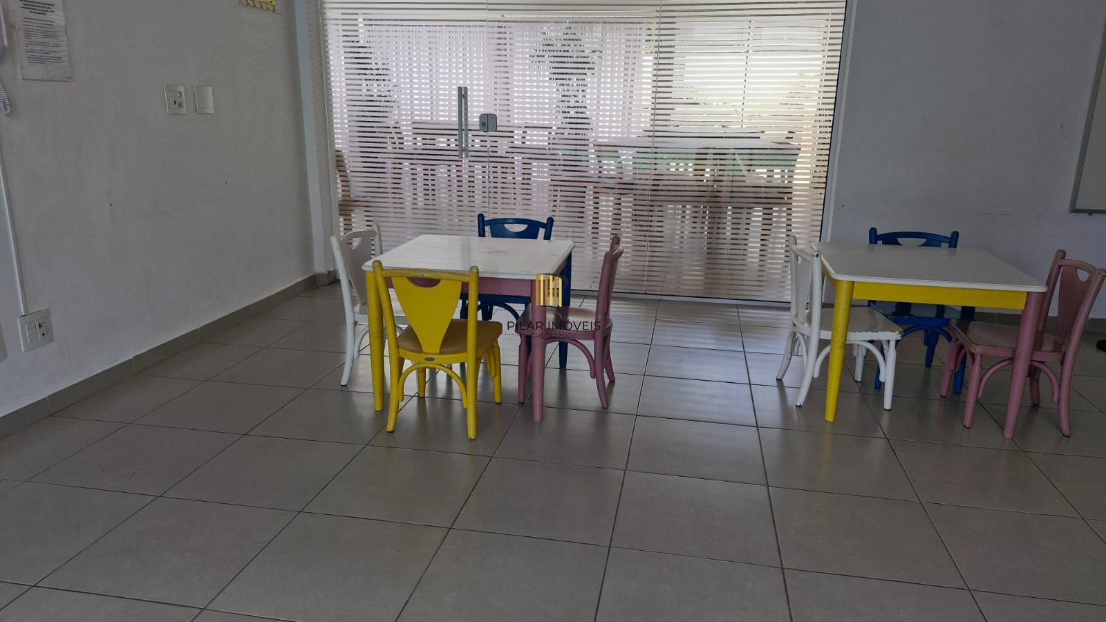 Casa em Condomínio fechado, 5 dormitórios sendo 2 suítes, 5 banheiros, 203 m² de área privativa, 2 garagem cobertas