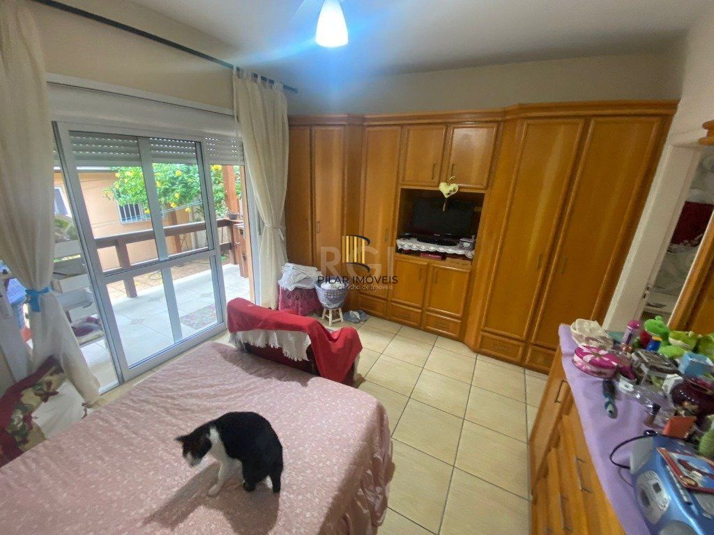 Casa 4 dormitórios - 1 vaga -  330m² Menino Deus