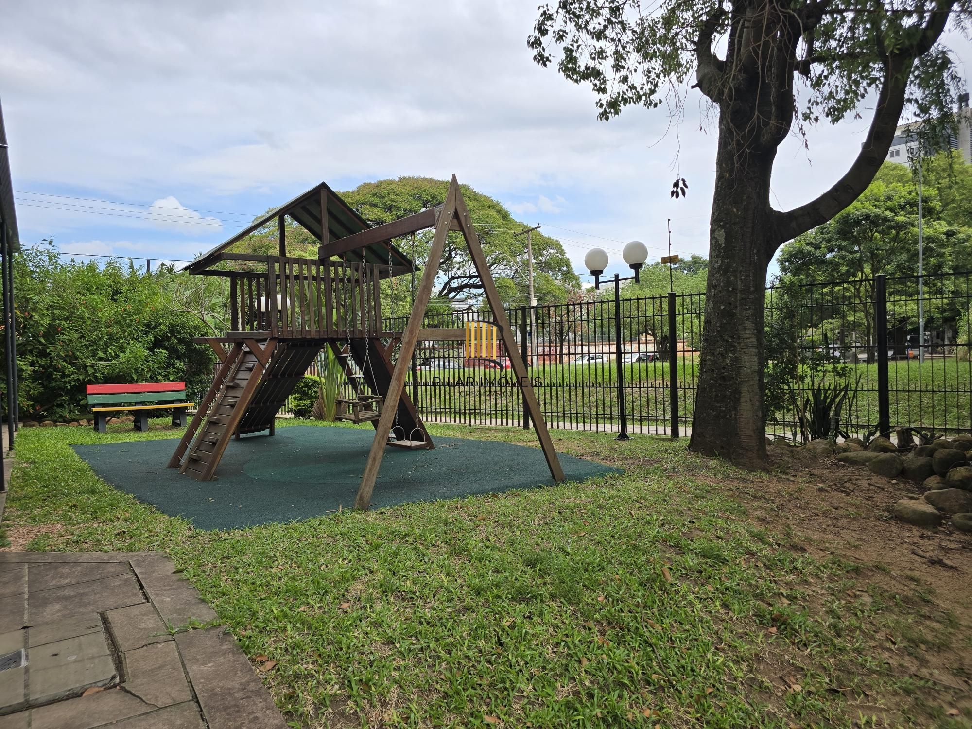 Apartamento 3 dormitórios no bairro Azenha