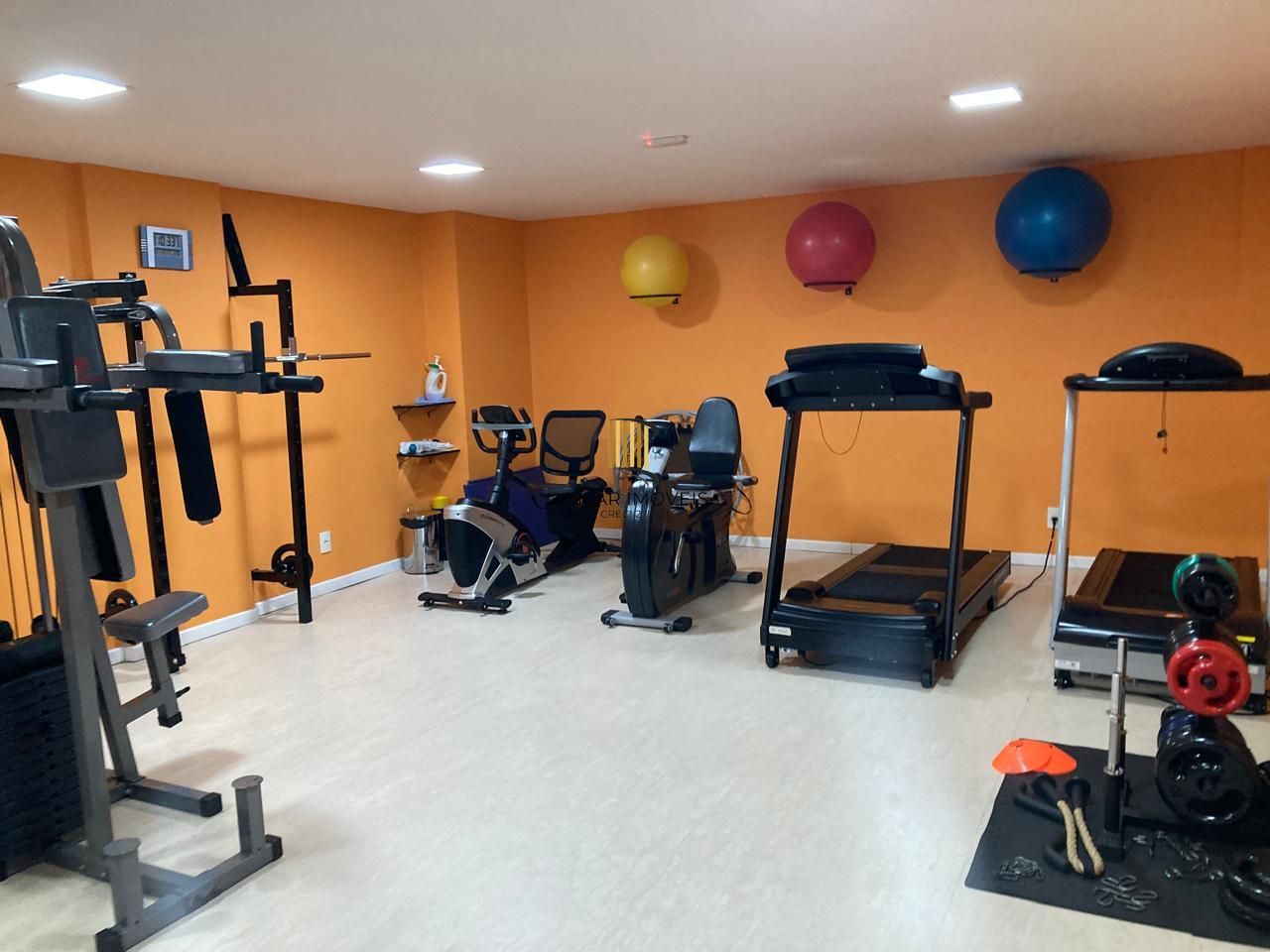 Apartamento 2 dormitórios com suíte e vaga coberta escriturada