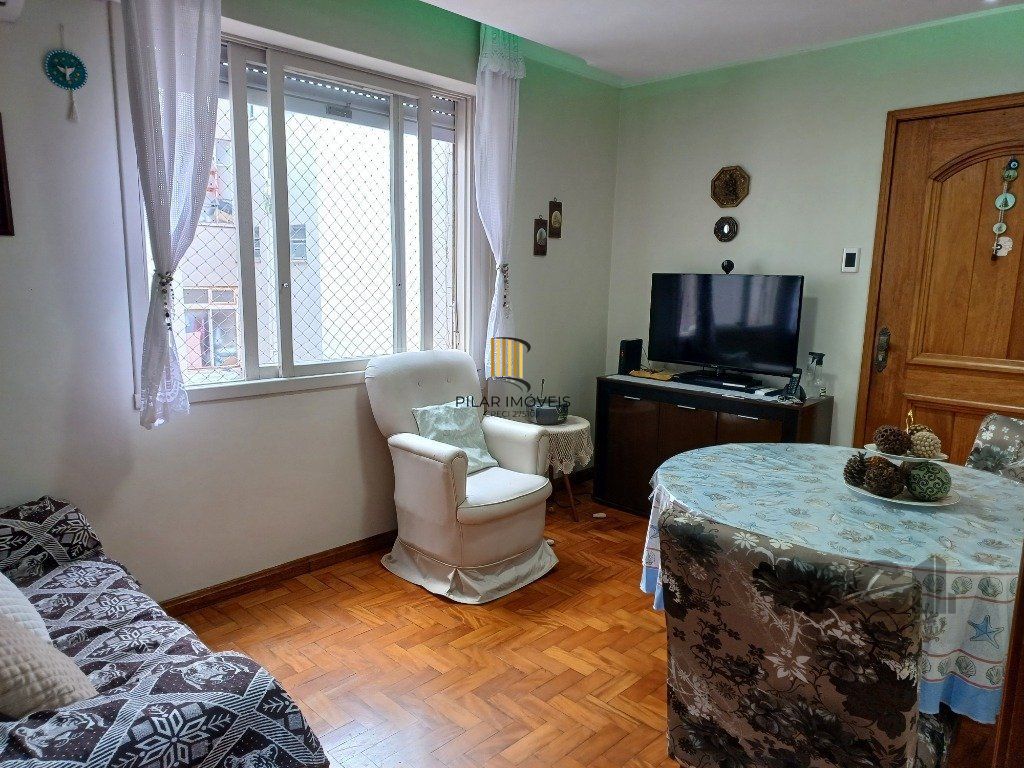 2D com dependência, ensolarado e ventilado.