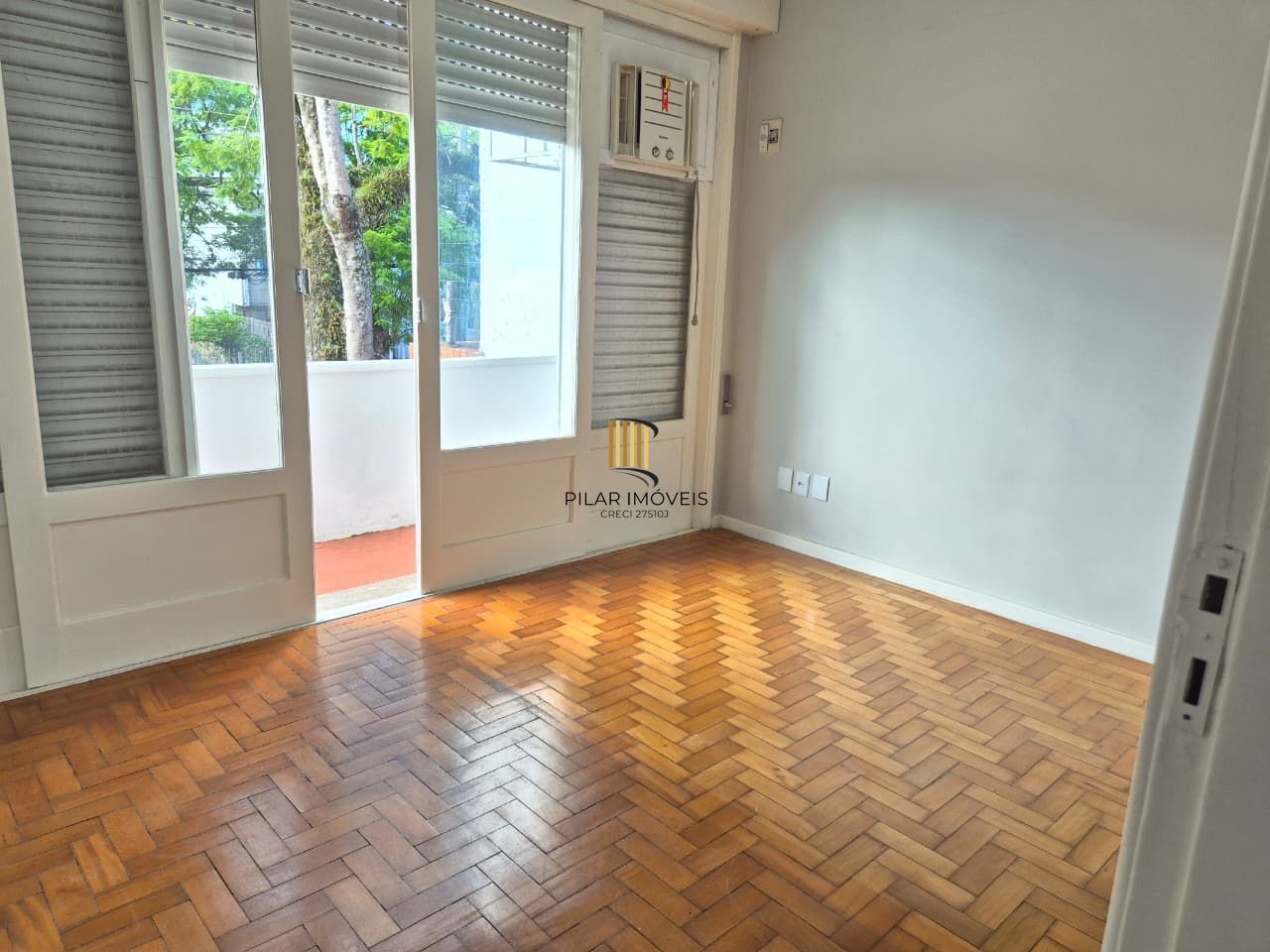 Casa comercial no miolo do bairro Menino Deus