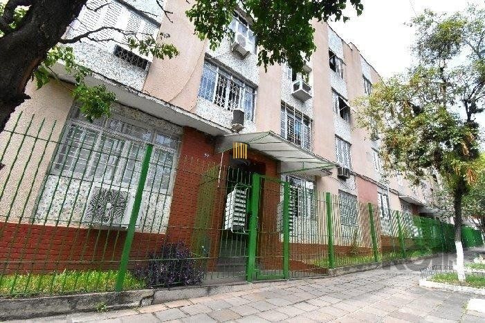 2 dormitórios, térreo com pátio. - Pilar Imóveis