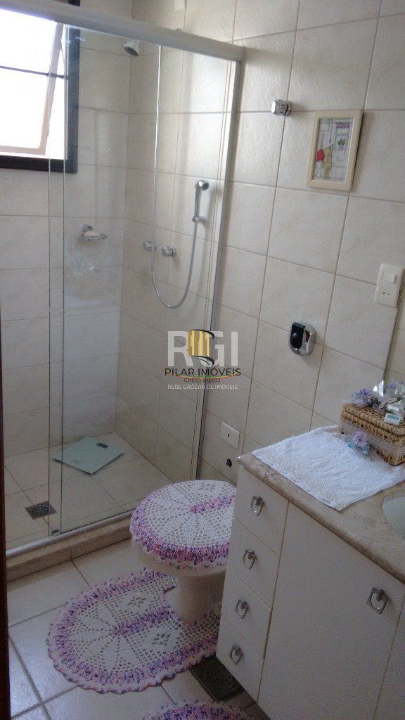 Apartamento para Venda - 238.12m², 3 dormitórios, sendo 1 suites, 3 vagas - Menino Deus