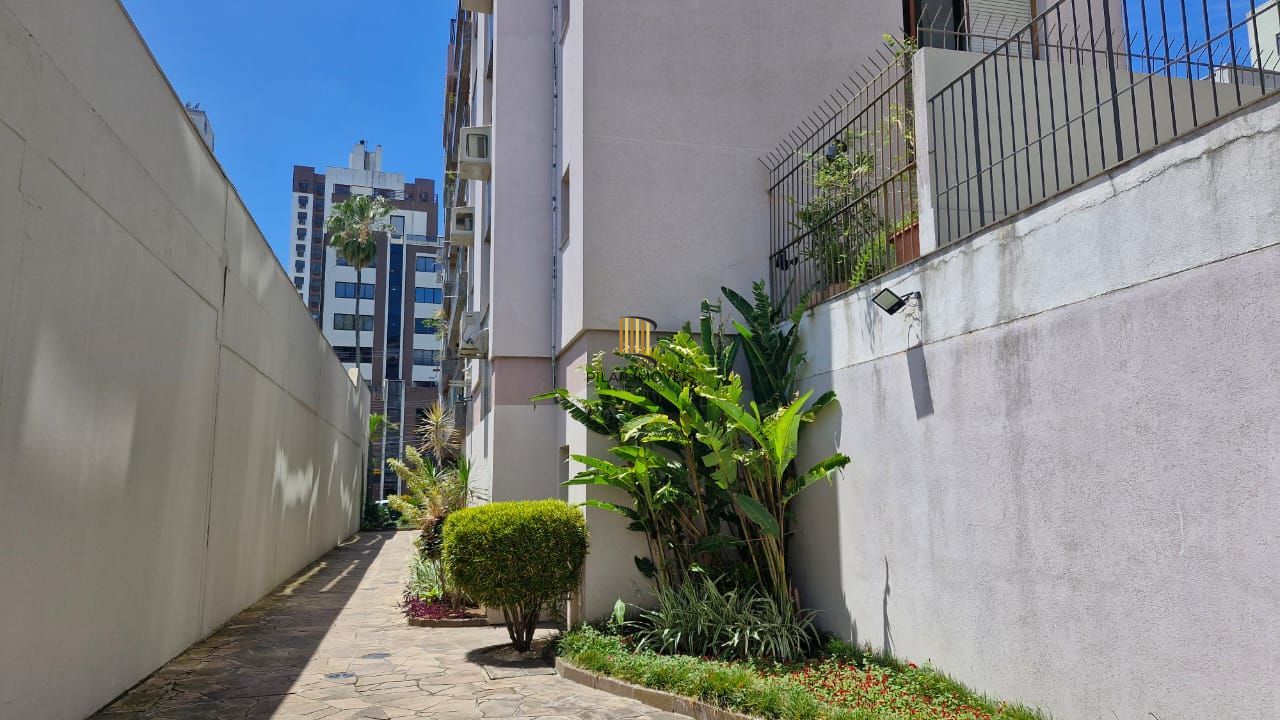 Apartamento na Av. Getulio Vargas com 3 dormitórios sendo uma suíte, 1 garagem