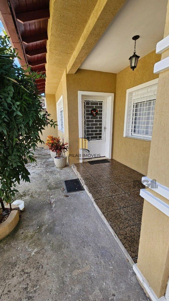 Casa 3 dormitórios, 5 vagas, 155 m² área construída, terreno 300m², Nonoai.