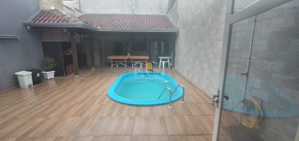 Casa para Venda - 243m², 2 dormitórios, sendo 1 suites, 3 vagas - Glória