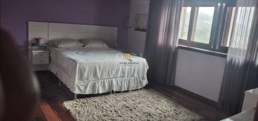 Casa para Venda - 243m², 2 dormitórios, sendo 1 suites, 3 vagas - Glória
