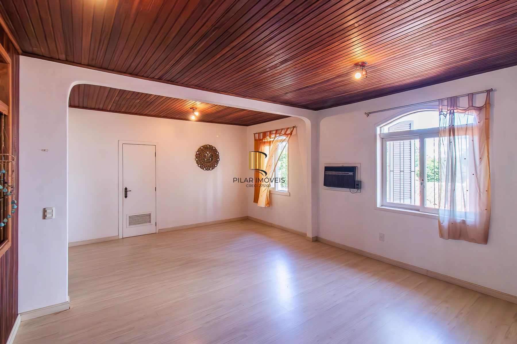 Casa com 5 dormitórios e muito mais