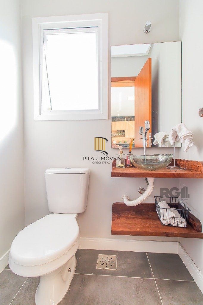 Casa Condominio para Venda - 170m², 3 dormitórios, sendo 1 suites, 1 vaga - São Lucas