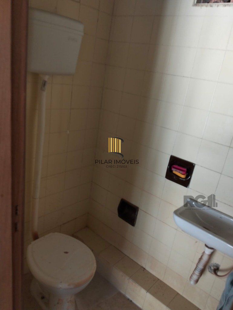 Apartamento 3 Dormitórios , dependência de empregada e vaga de garagem.