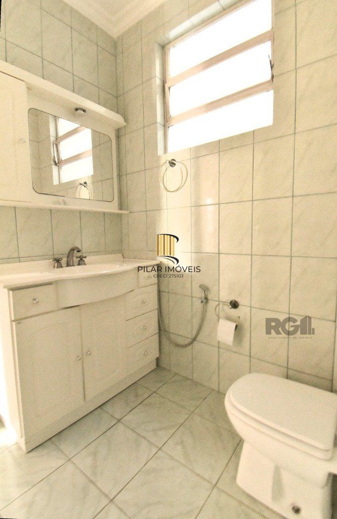 Imóvel 2 dormitórios no Menino Deus com 58,49m²  SEMI-MOBILIADO COM BOX