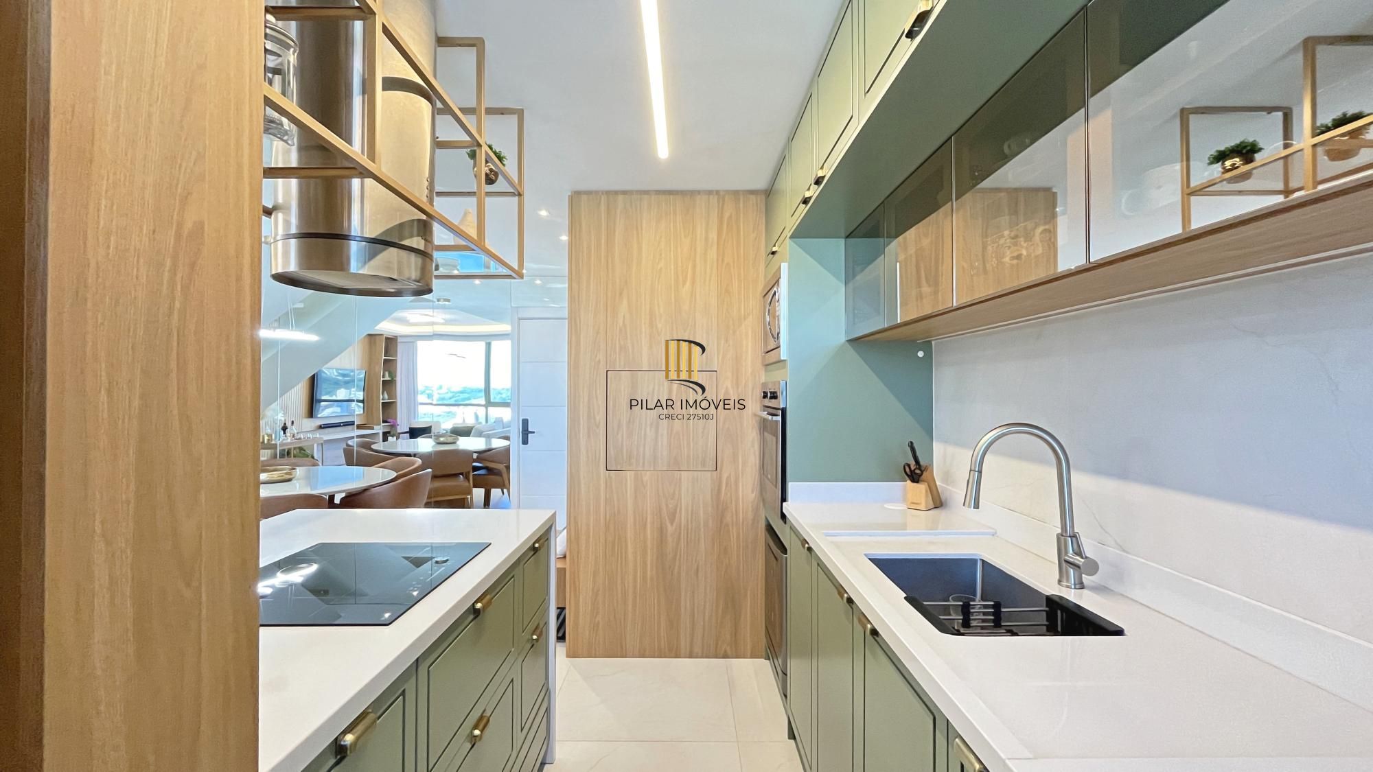 Duplex, mobiliado, andar alto de 2 dormitórios; 2 vagas