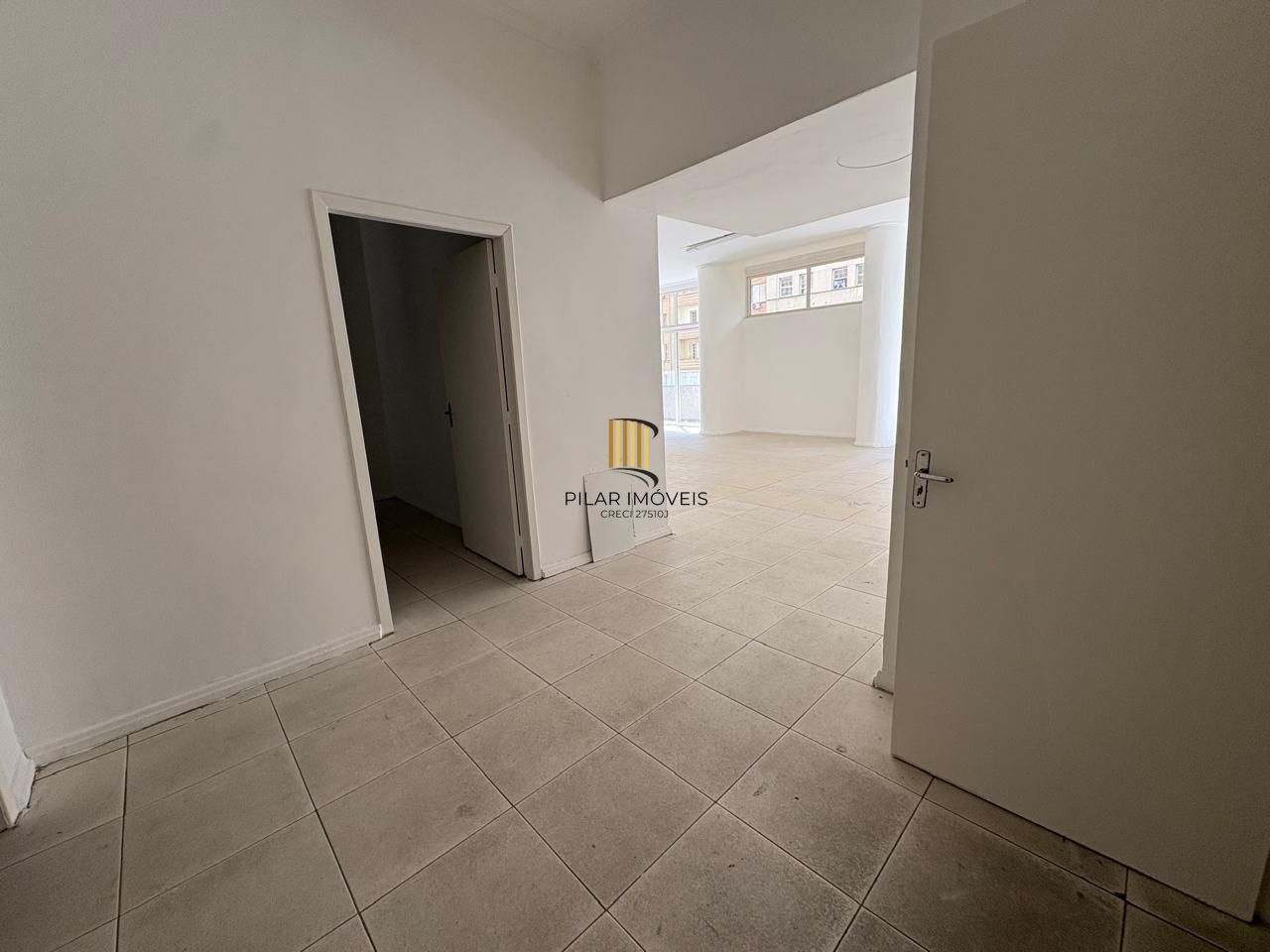 Sala comercial 822,66m² no centro de Porto Alegre