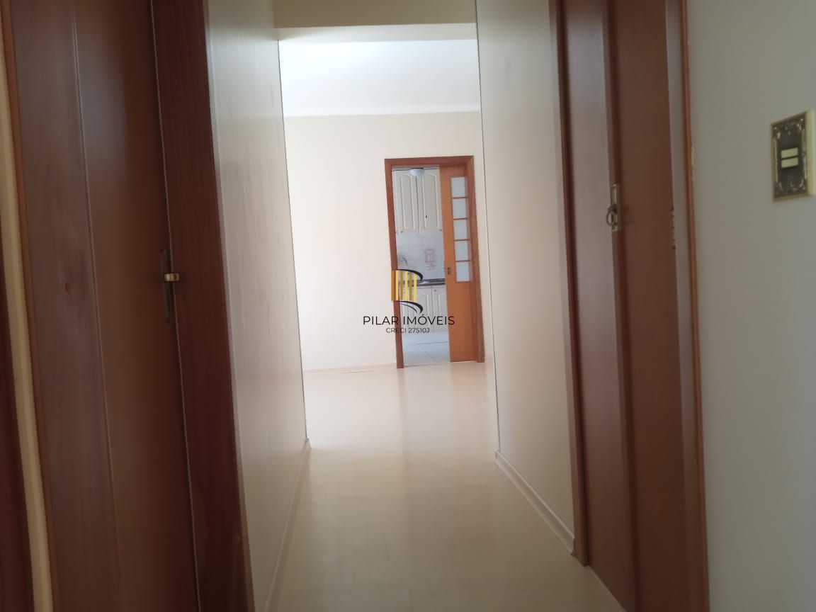 Apartamento dois dormitórios com  estacionamento Coberto