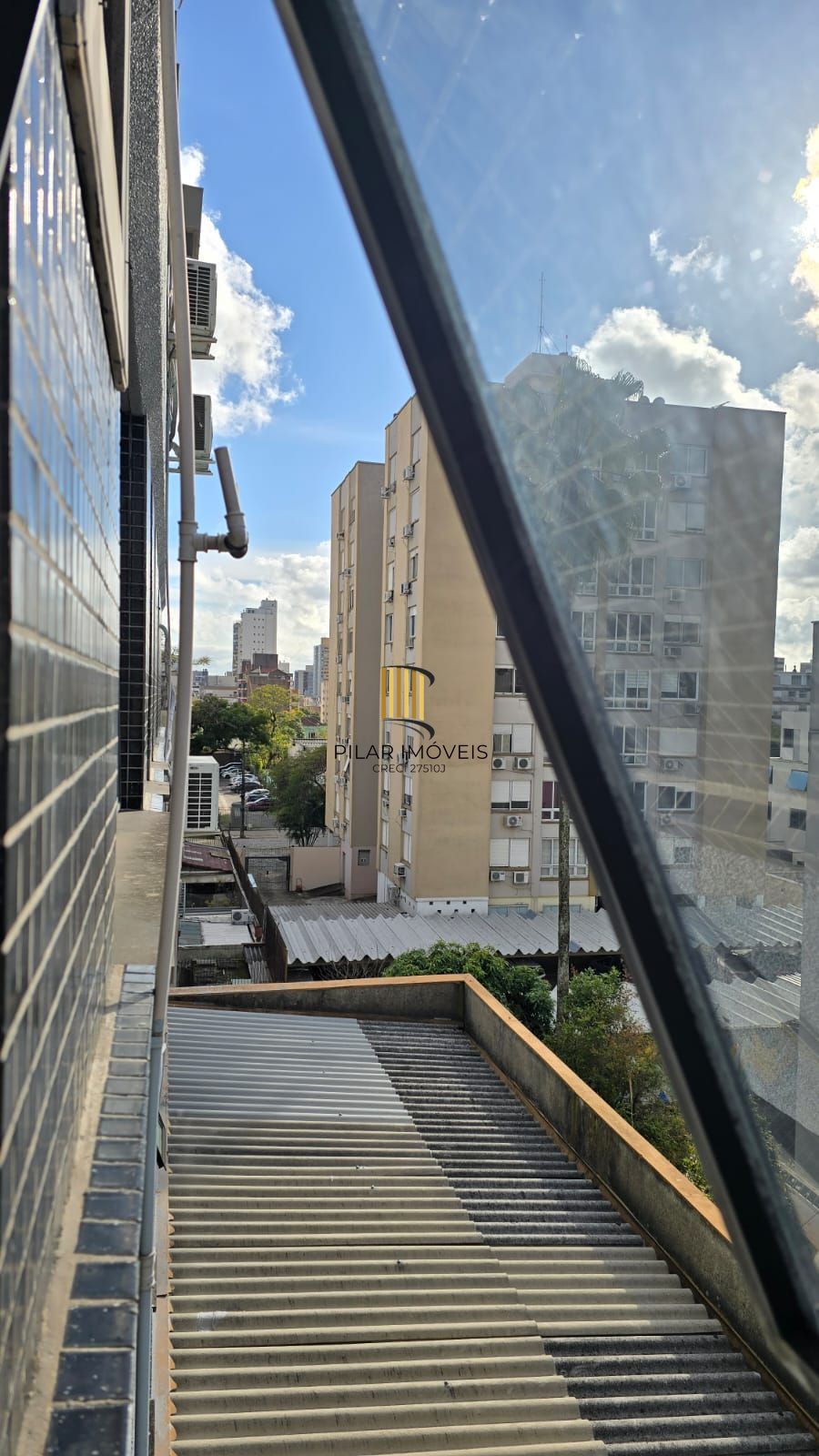 Sala a venda no Menino Deus