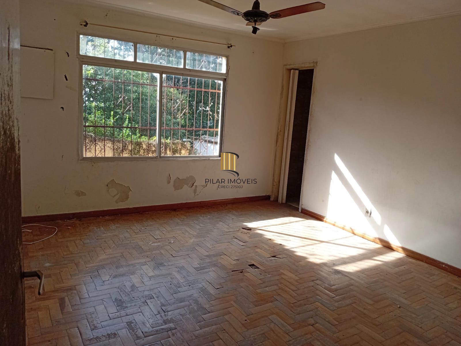 Casa 5 dormitórios no bairro Santa Tereza