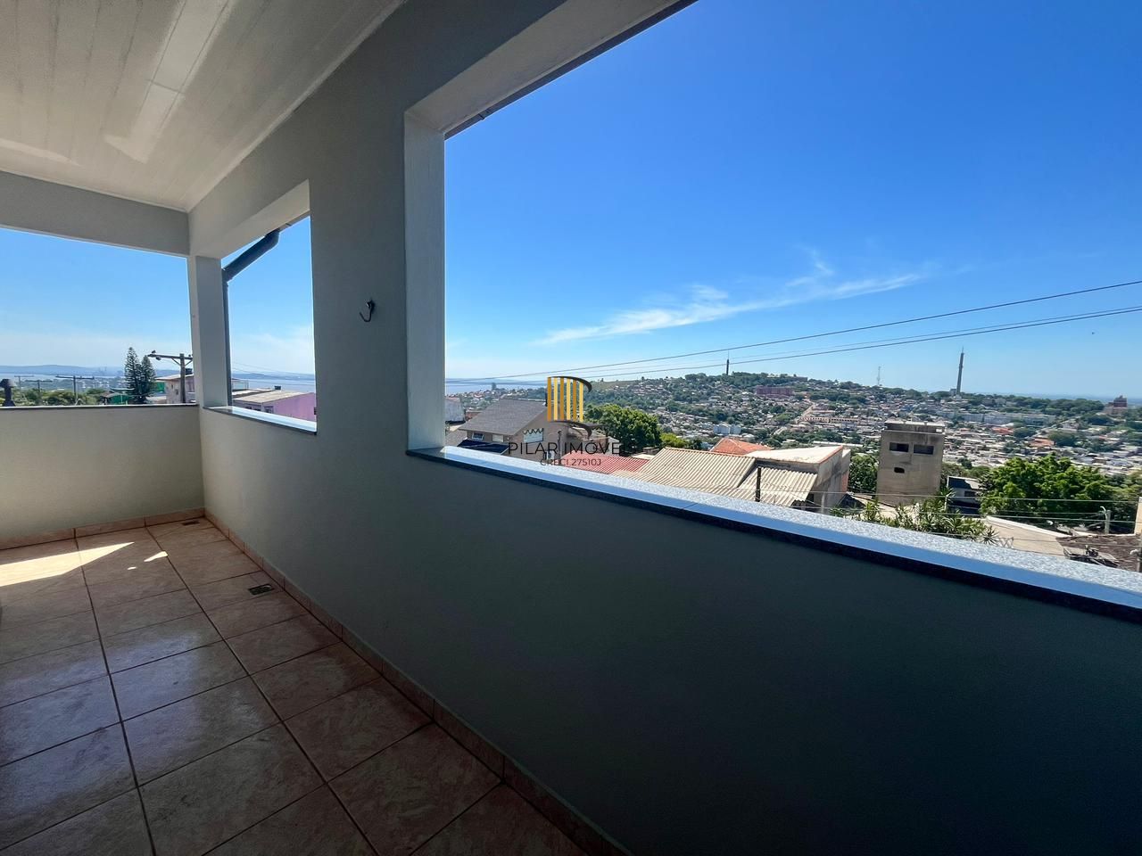 2 Casas independentes em terreno de 480m.
