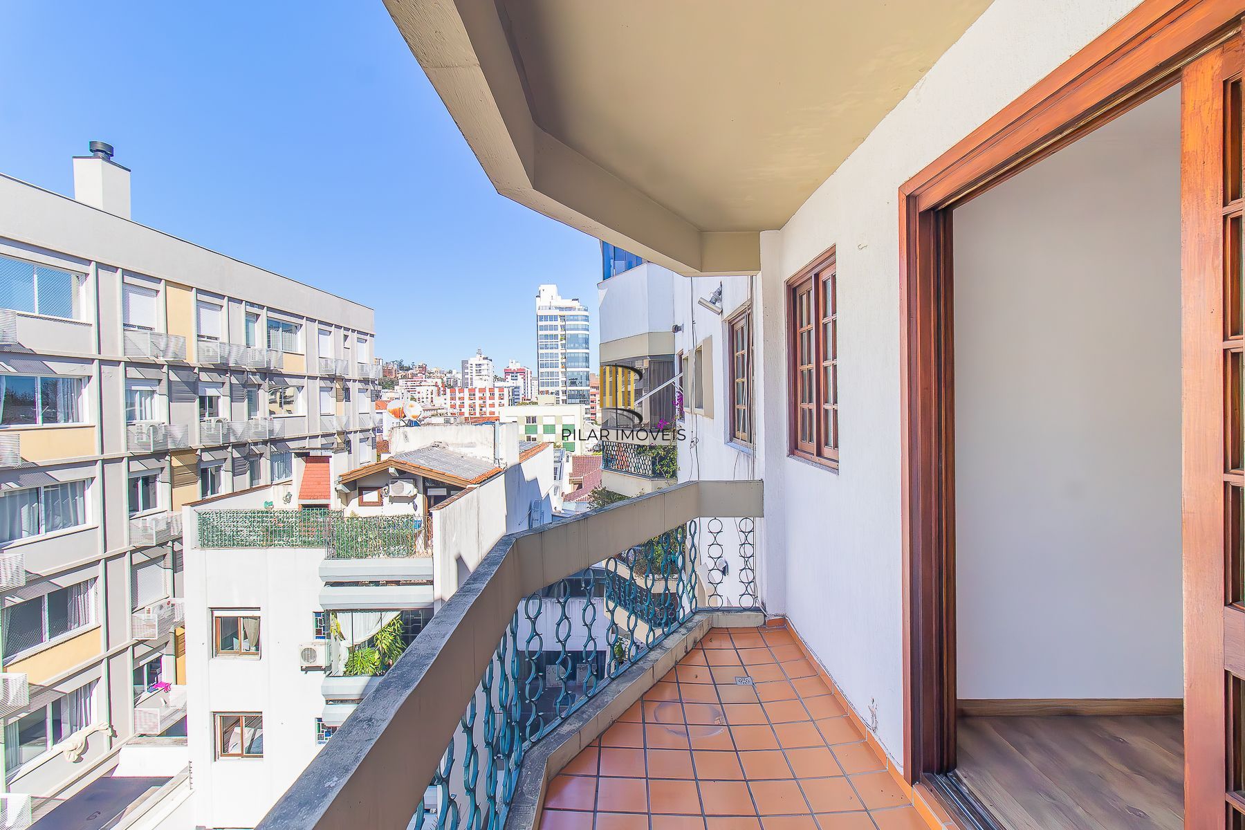 COBERTURA DUPLEX COM 3 DORMITÓRIOS E PISCINA
