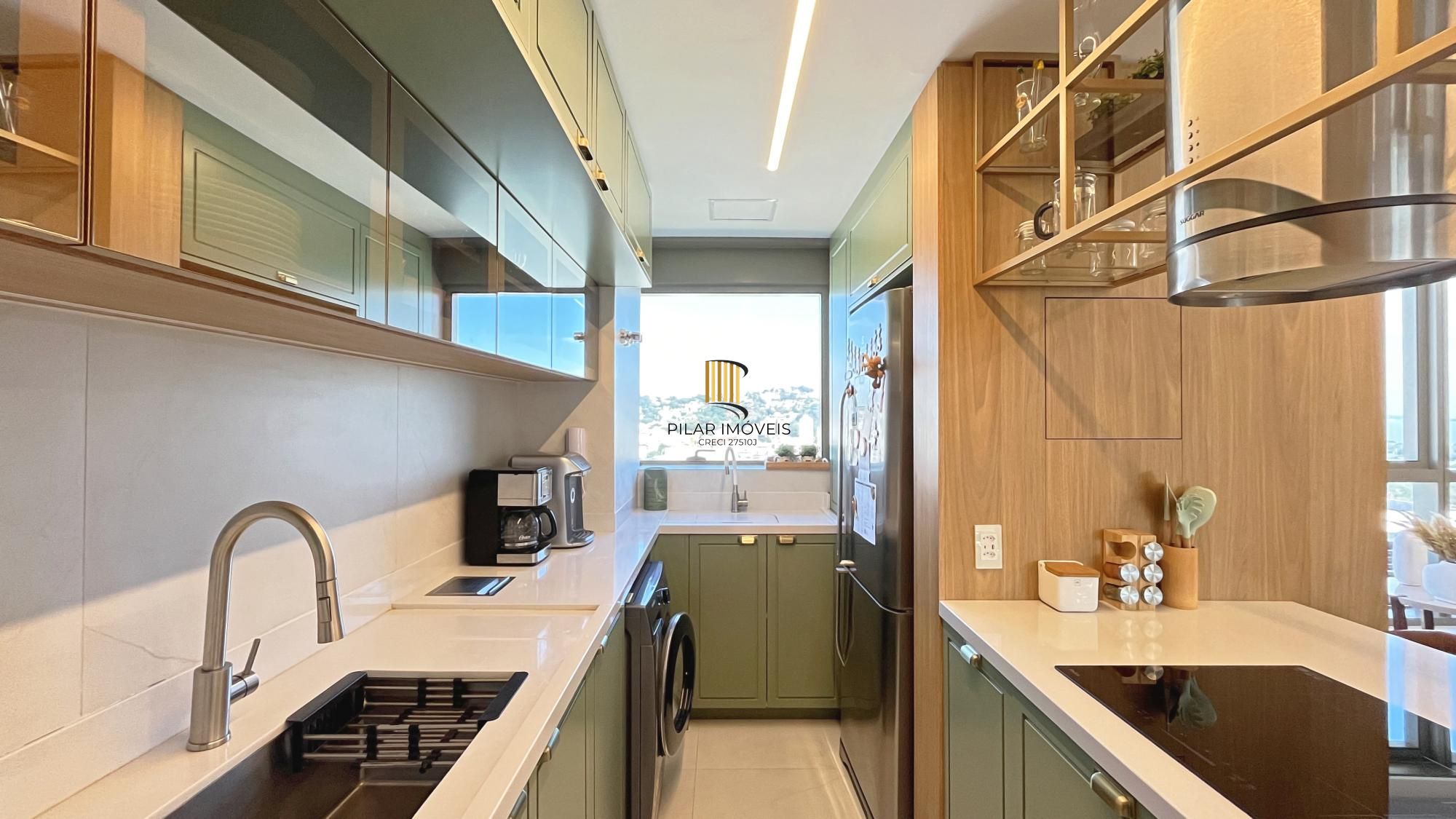 Duplex, mobiliado, andar alto de 2 dormitórios; 2 vagas