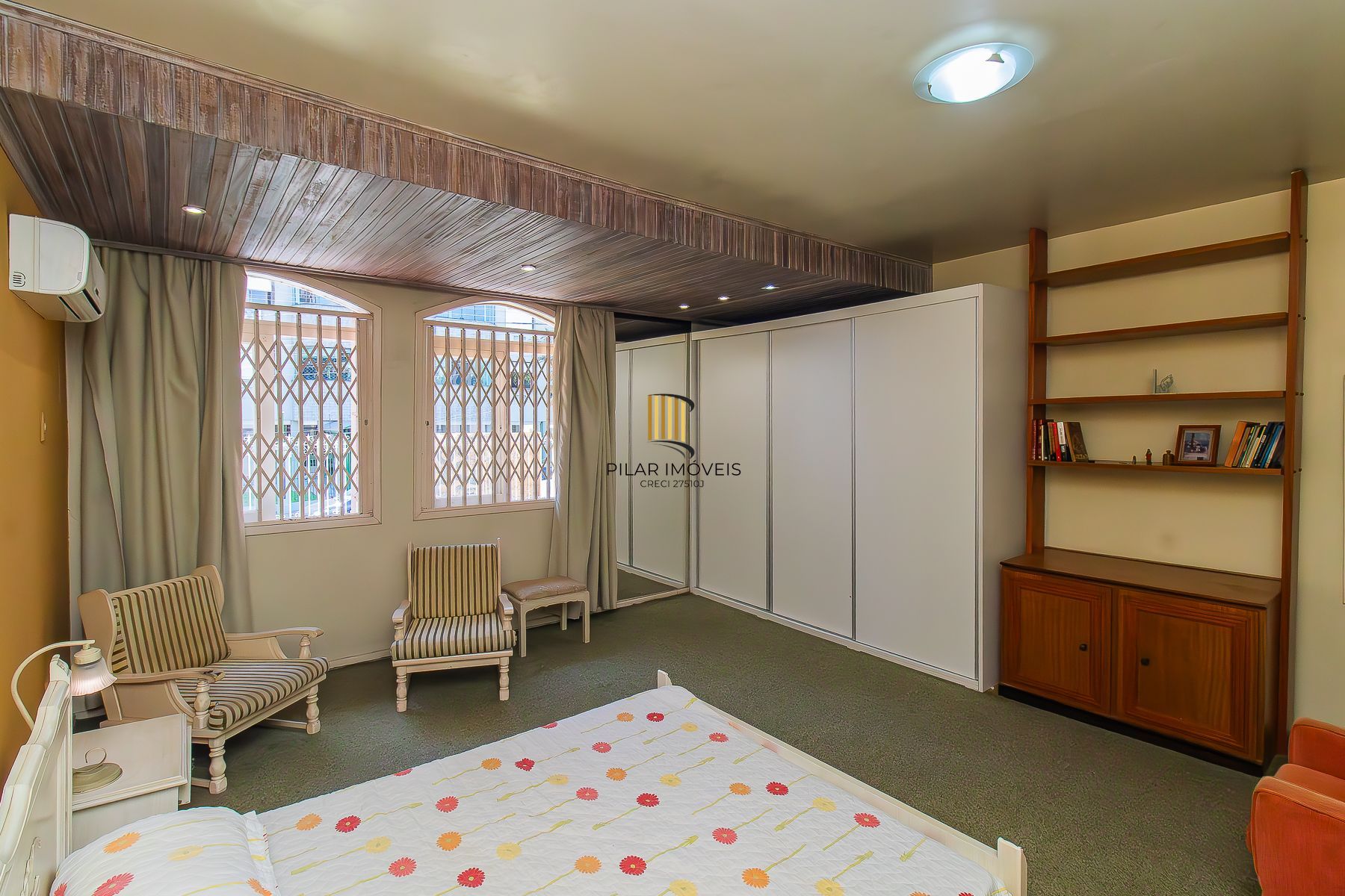 Casa com 5 dormitórios e muito mais