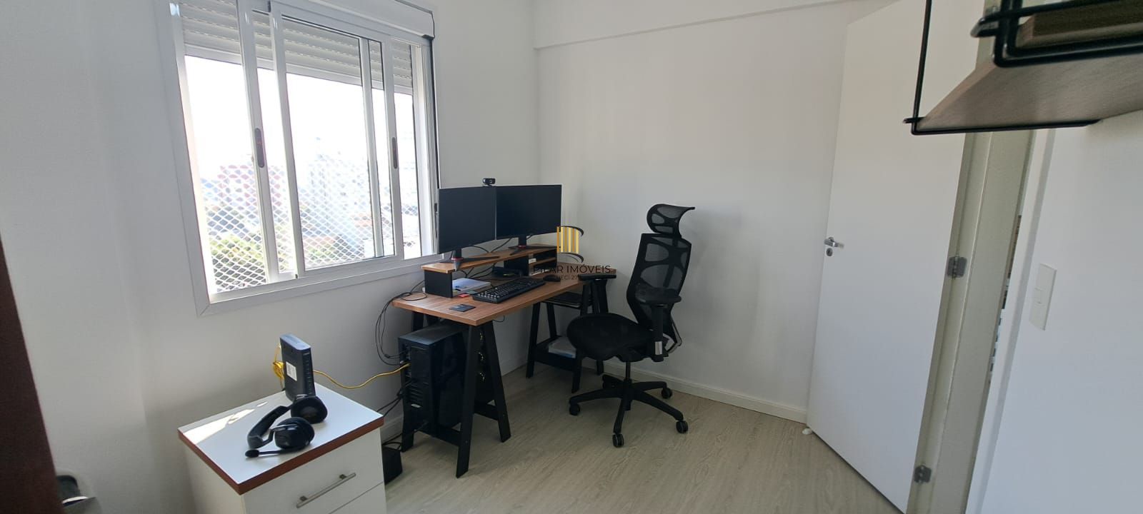 ÓTIMO IMÓVEL, 50 MTS quadrados, 2 DORMITÓRIOS COM VAGA E ELEVADOR