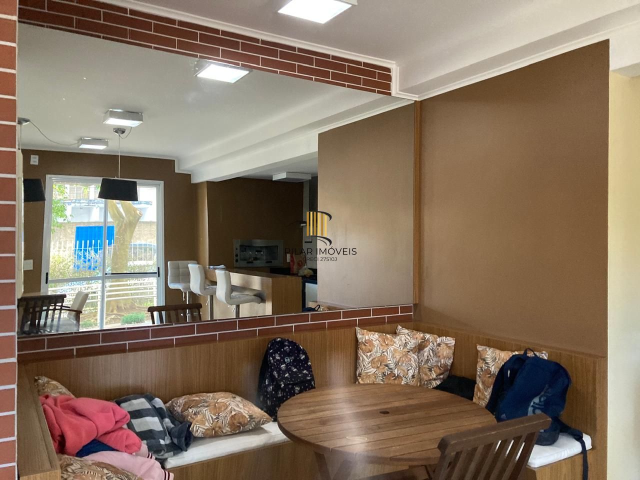 ÓTIMO IMÓVEL, 50 MTS quadrados, 2 DORMITÓRIOS COM VAGA E ELEVADOR